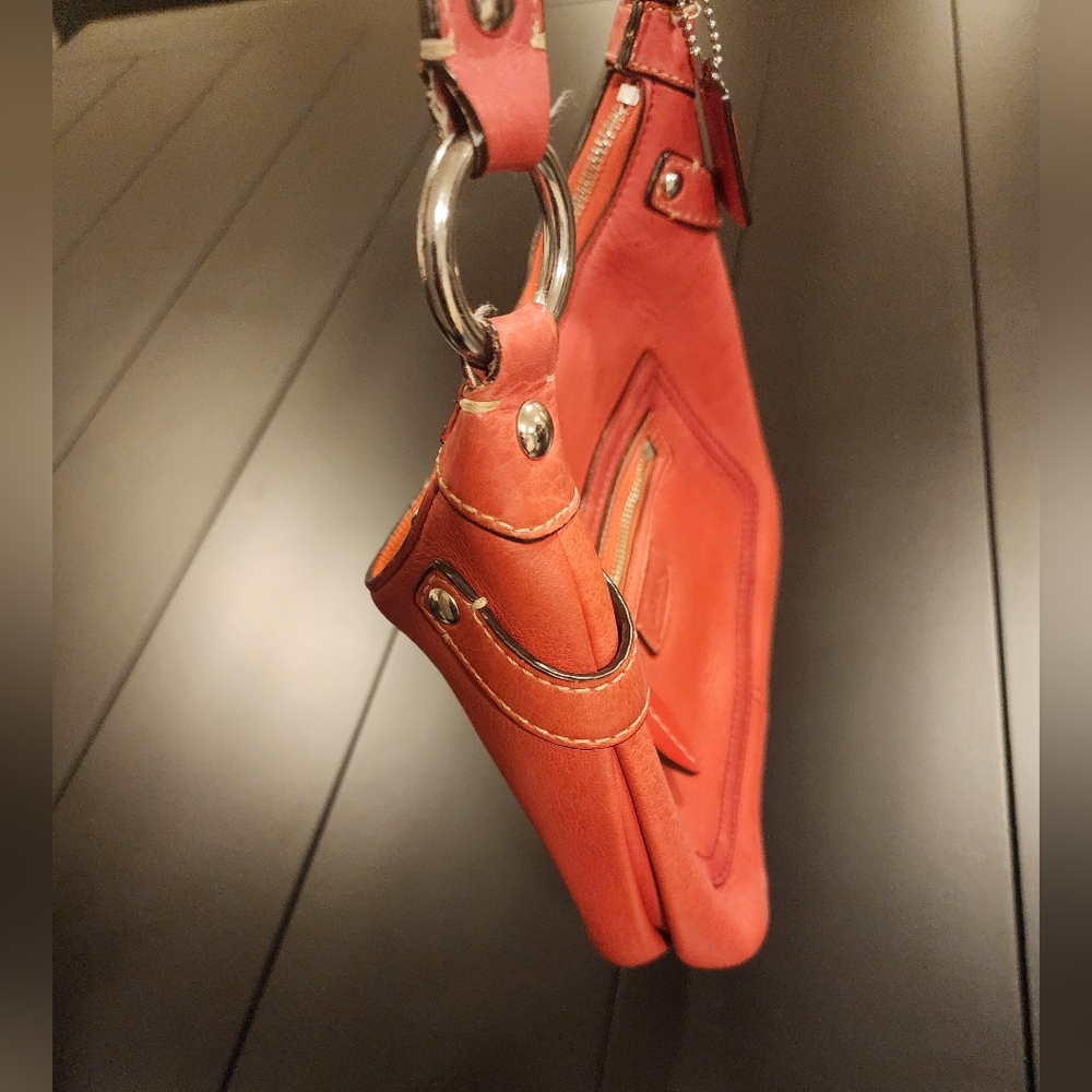 vintage Coach Ergo Hobo bag in red milled leather. - Picture 3 of 12